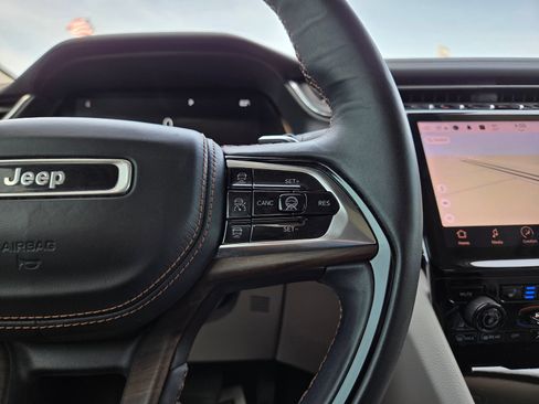 Used 2022 Jeep Grand Cherokee Summit RWD image 52