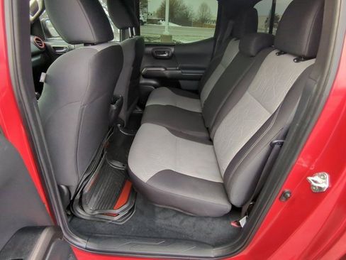 Certified 2022 Toyota Tacoma TRD Off-Road image 14