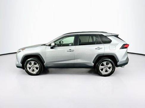 Used 2025 Toyota RAV4 XLE AWD/4WD image 4