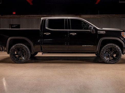 Used 2021 GMC Sierra 1500 Denali w/ Denali Premium Package image 11