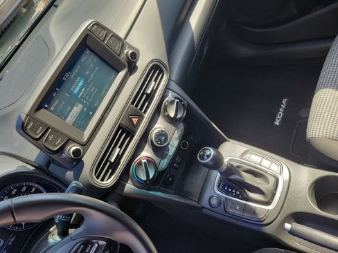 Certified 2021 Hyundai Kona SEL FWD image 32