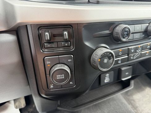 Used 2024 Ford F350 XLT AWD/4WD image 30