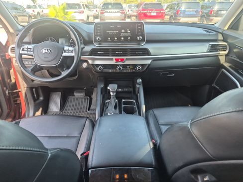 Used 2020 Kia Telluride LX FWD image 28