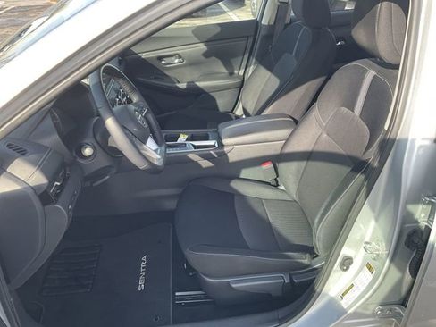 Used 2020 Nissan Sentra SV image 9