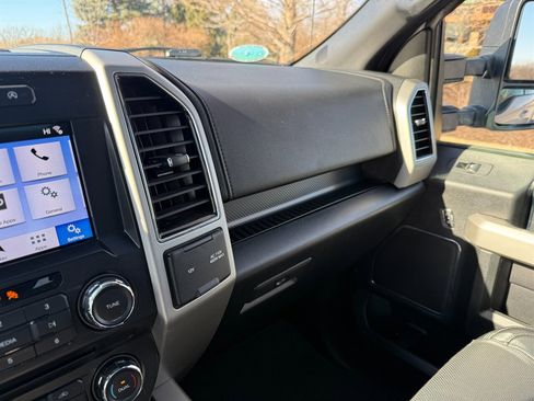 Used 2018 Ford F150 Lariat image 22