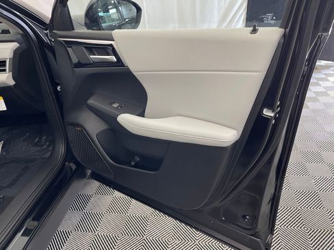 New 2025 Mitsubishi Outlander SE image 30