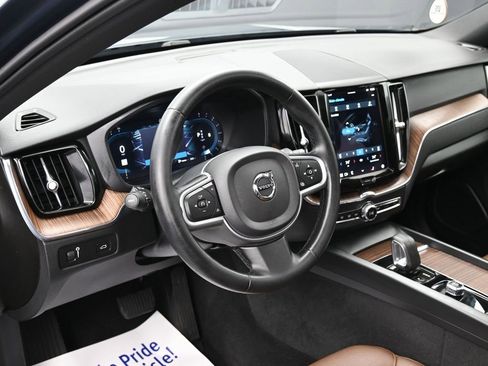 Used 2022 Volvo XC60 B5 Momentum w/ Climate Package image 19