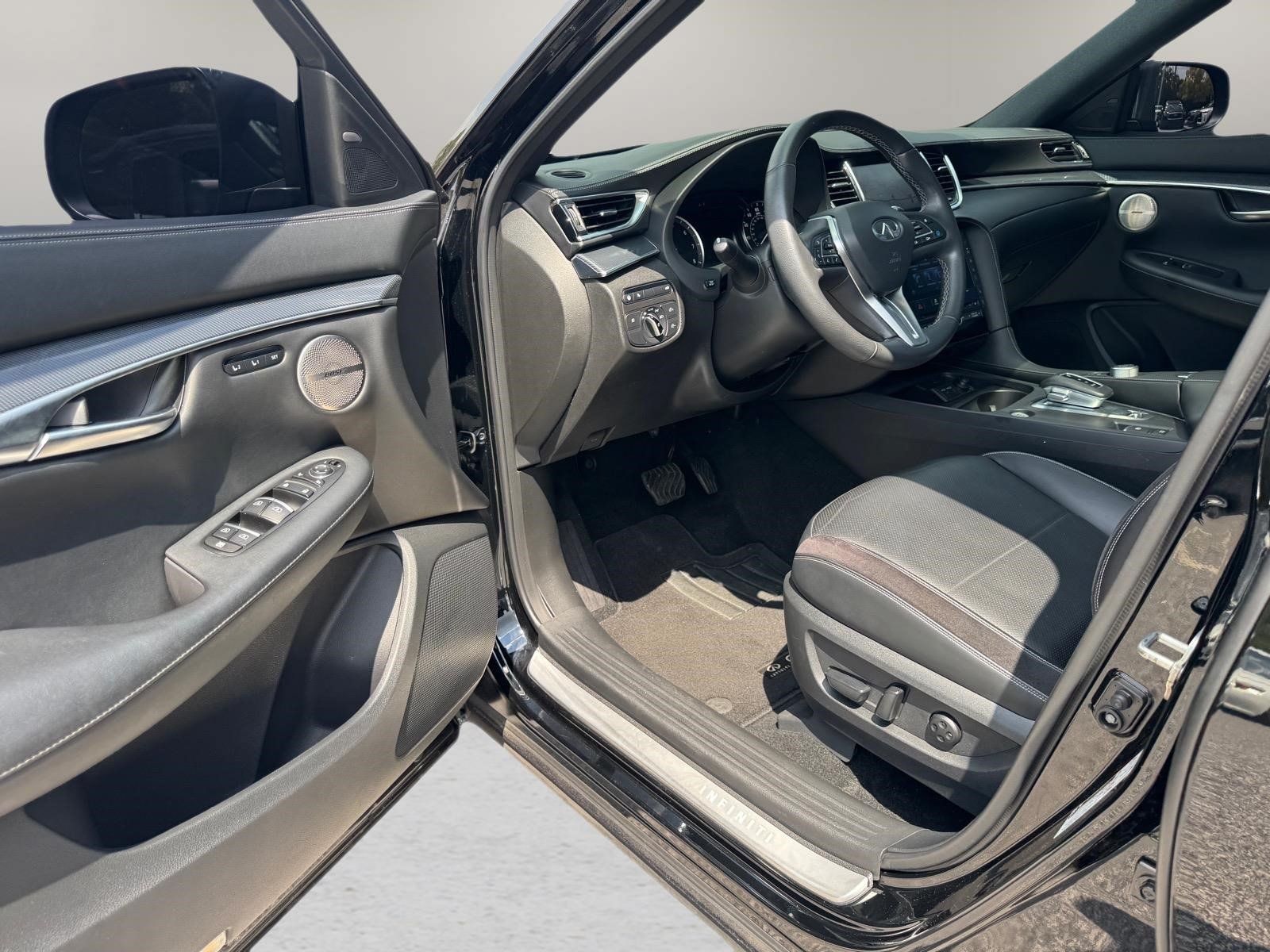 Used 2024 INFINITI QX50 Sport FWD image 17
