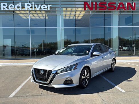 Used 2019 Nissan Altima 2.5 SV image 1