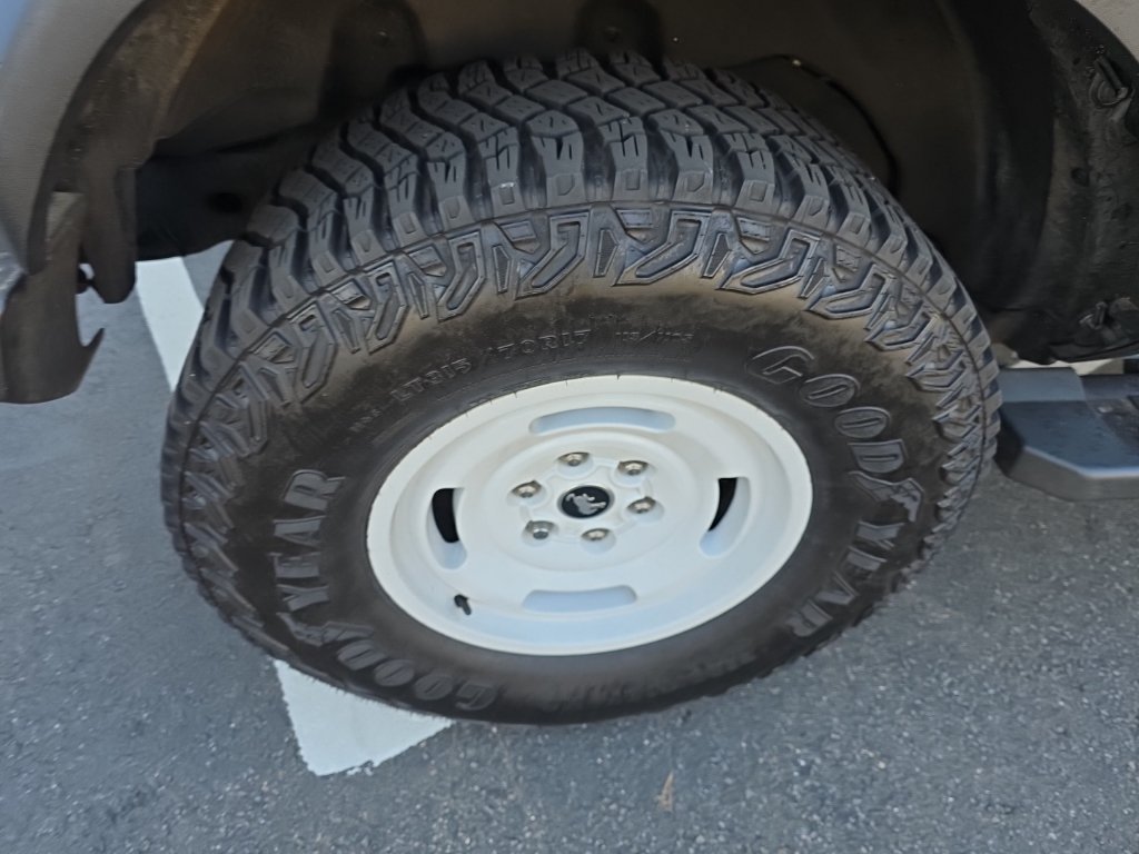 Used 2024 Ford Bronco Heritage Edition AWD/4WD image 10