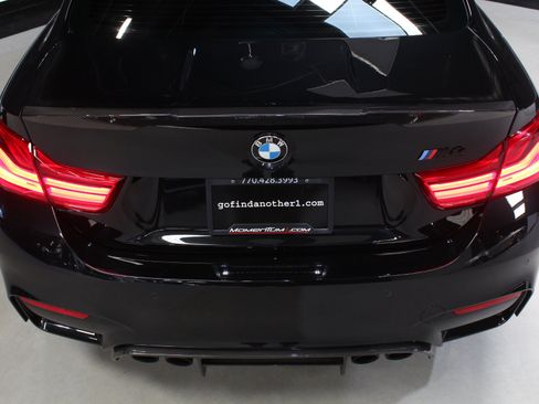 Used 2018 BMW M4 Coupe w/ Competition Package RWD image 14