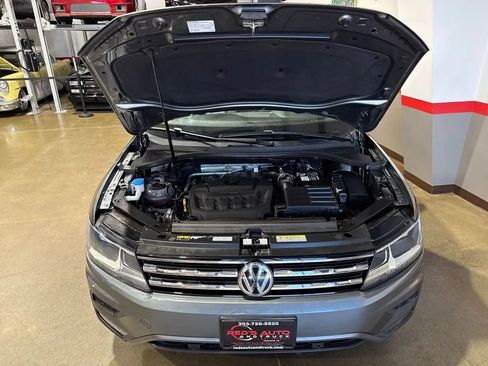Used 2021 Volkswagen Tiguan SEL AWD/4WD image 65