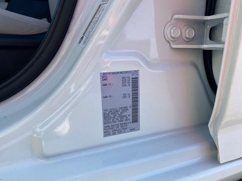 Used 2025 Nissan Altima 2.5 SV image 31