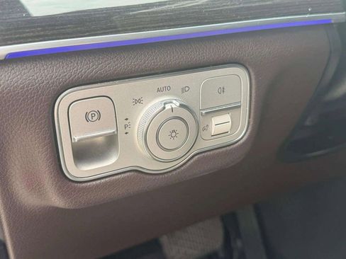 Used 2023 Mercedes-Benz GLS 450 4MATIC image 43