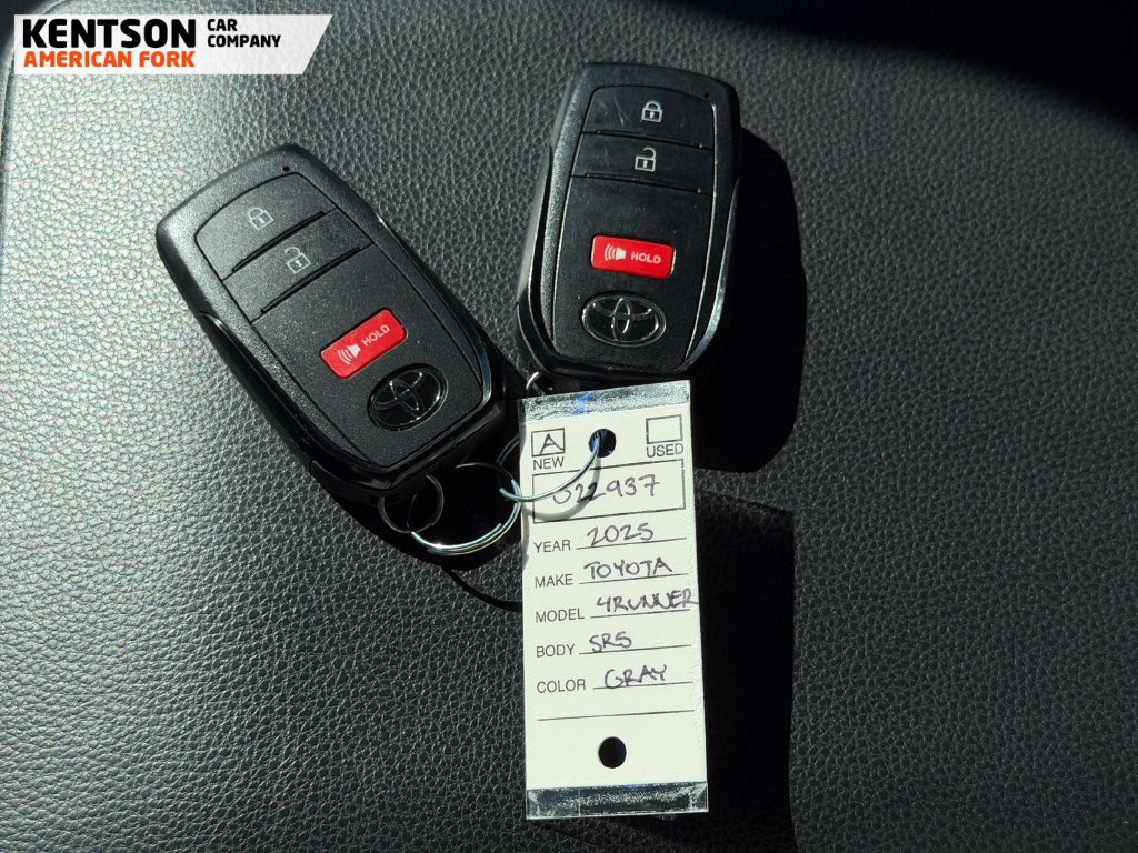 Used 2025 Toyota 4Runner SR5 AWD/4WD image 36