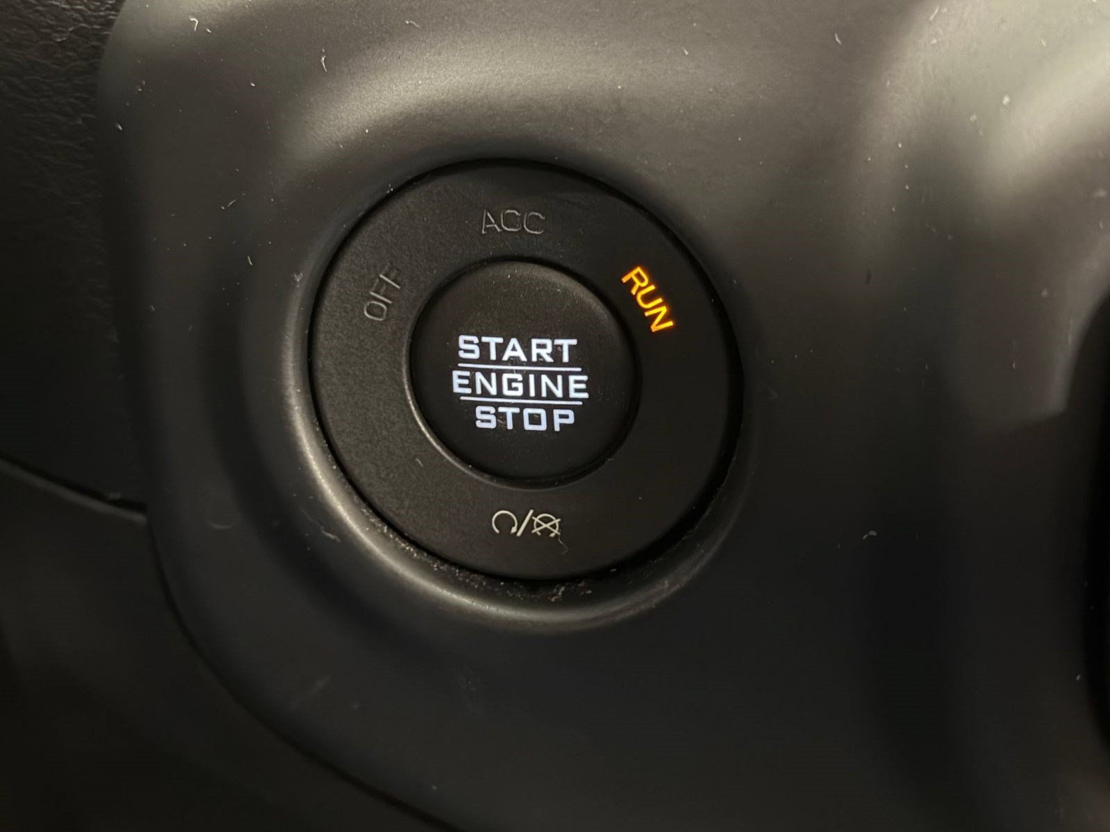 Used 2019 Jeep Wrangler Unlimited Sahara w/ Cold Weather Group AWD/4WD image 15