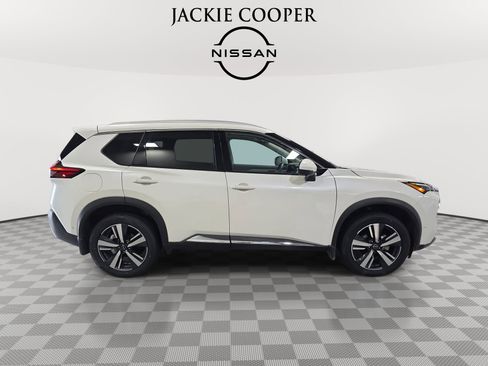 Used 2023 Nissan Rogue SL w/ SL Premium Package FWD image 4