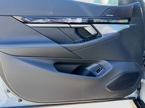 New 2026 BMW i5 eDrive40 image 22