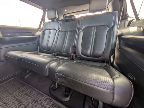 Used 2024 Jeep Wagoneer L Series II w/ Flexible Seating Group RWD image 8