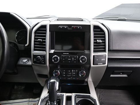 Used 2019 Ford F150 Lariat image 22