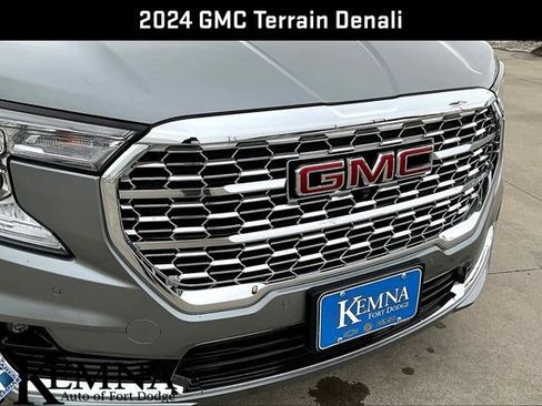 Used 2024 GMC Terrain Denali w/ Denali Premium Package image 35