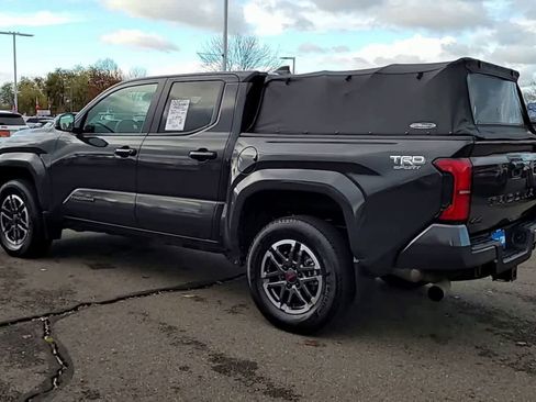 Used 2024 Toyota Tacoma TRD Sport image 6
