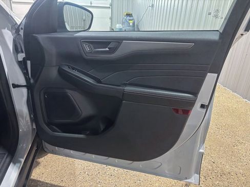 Used 2025 Ford Escape Active image 27