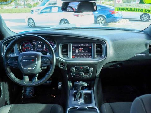 Used 2019 Dodge Charger Scat Pack w/ Dynamics Package image 17