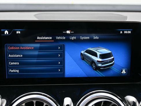 Used 2024 Mercedes-Benz EQB 250+ image 32