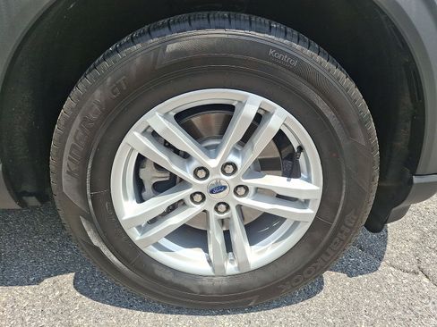 Used 2020 Ford Explorer XLT w/ Class III Trailer Tow Package AWD/4WD image 8