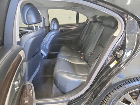 Used 2016 Lexus LS 460 AWD w/ Comfort Package image 28