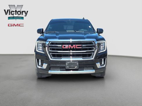 Used 2023 GMC Yukon SLT AWD/4WD image 2