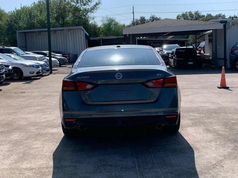 Used 2022 Nissan Altima 2.5 SV w/ SV Premium Package FWD image 6