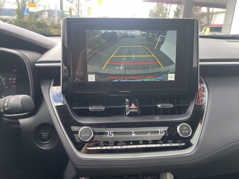 Used 2025 Toyota Corolla Cross XLE w/ Convenience Package image 24