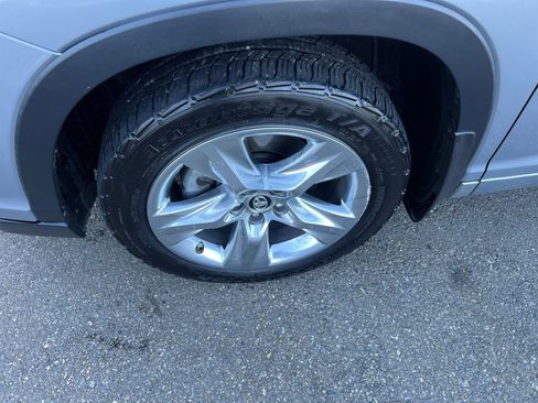 Used 2016 Toyota Highlander Limited w/ Preferred Accessory Package image 8