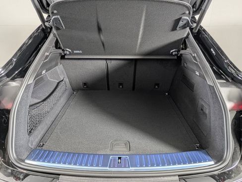 New 2026 Porsche Cayenne Coupe AWD/4WD image 18