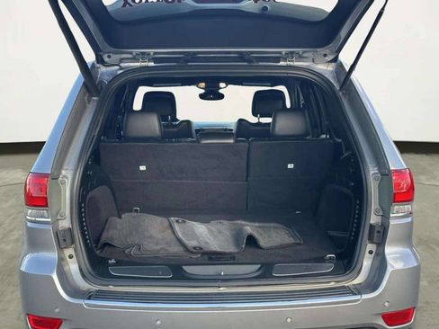 Used 2018 Jeep Grand Cherokee Limited image 10