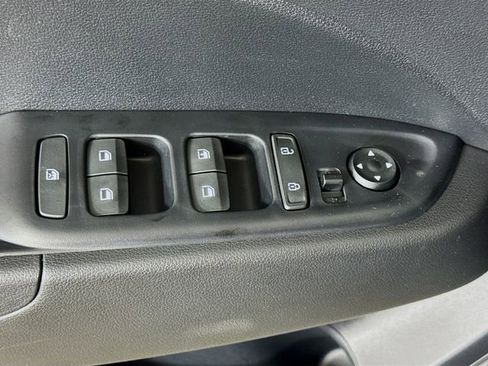 New 2026 Hyundai Venue SE image 13