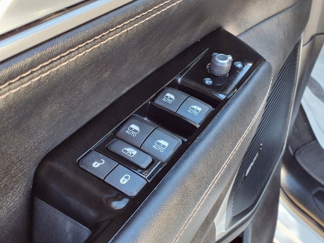 Used 2025 Jeep Wagoneer Series II w/ Convenience Group I AWD/4WD image 4