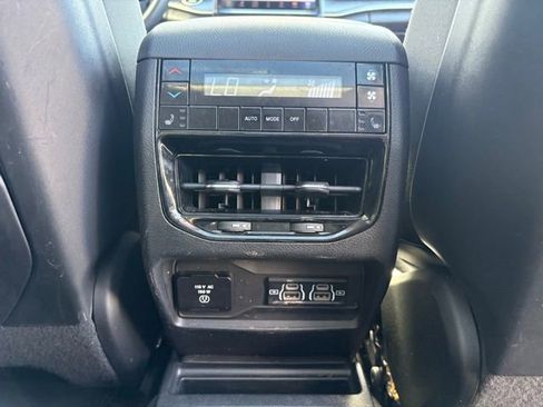 Used 2022 Jeep Grand Cherokee L Limited image 36