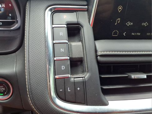 Used 2024 GMC Yukon SLT w/ SLT Luxury Package AWD/4WD image 23