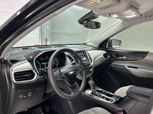 Used 2020 Chevrolet Equinox LS FWD image 16
