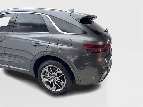 Used 2024 Genesis GV70 2.5T w/ Advanced Package image 17