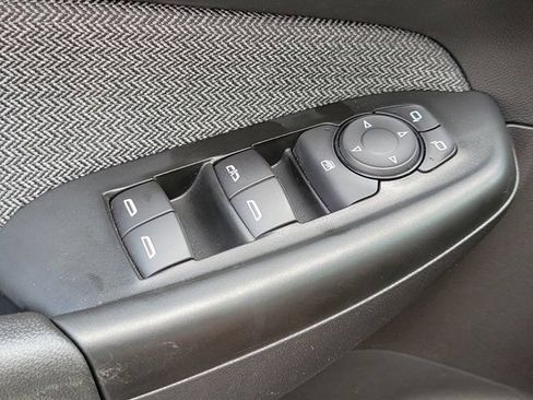 Used 2021 Chevrolet TrailBlazer LT w/ Convenience Package FWD image 30