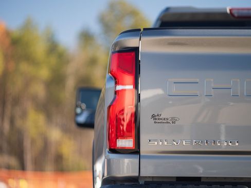 Used 2024 Chevrolet Silverado 2500 LTZ w/ LTZ Plus Package image 22