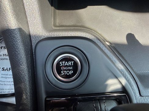 Used 2025 Nissan Sentra S FWD image 17