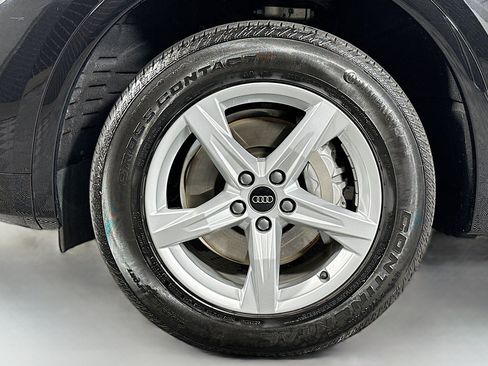 Used 2023 Audi Q5 2.0T Premium w/ Convenience Package image 12