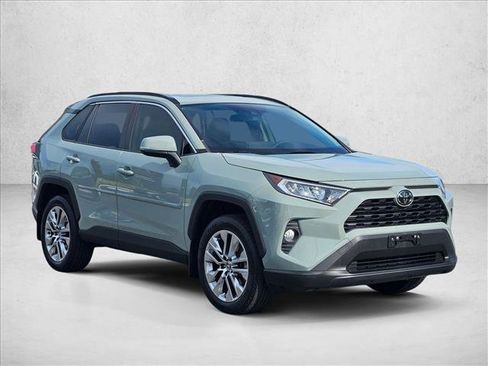Used 2020 Toyota RAV4 XLE Premium AWD/4WD image 3