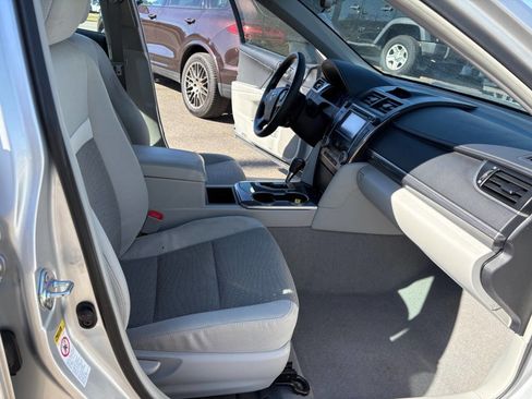 Used 2013 Toyota Camry LE image 10