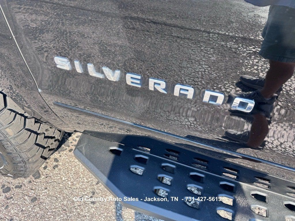 Used 2018 Chevrolet Silverado 1500 LT w/ All Star Edition AWD/4WD image 9